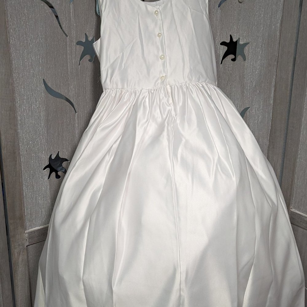 White Satin Girls' Formal Dress by Unknown Brand - Sleeveless - Picture 4 of 6